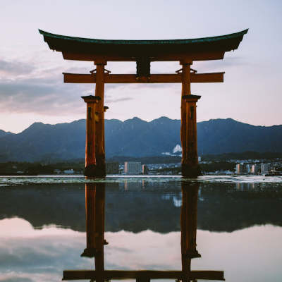 Reflet d'un Torii shinto